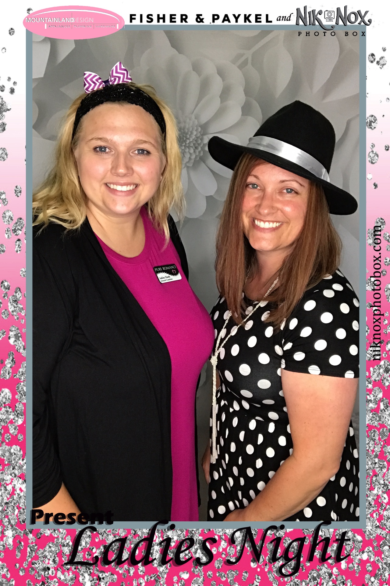 Ladies Night | View more photos from the event at gallery.niknoxphotobox.com/u/NiKnox-Photo-Box/Ladies-Night